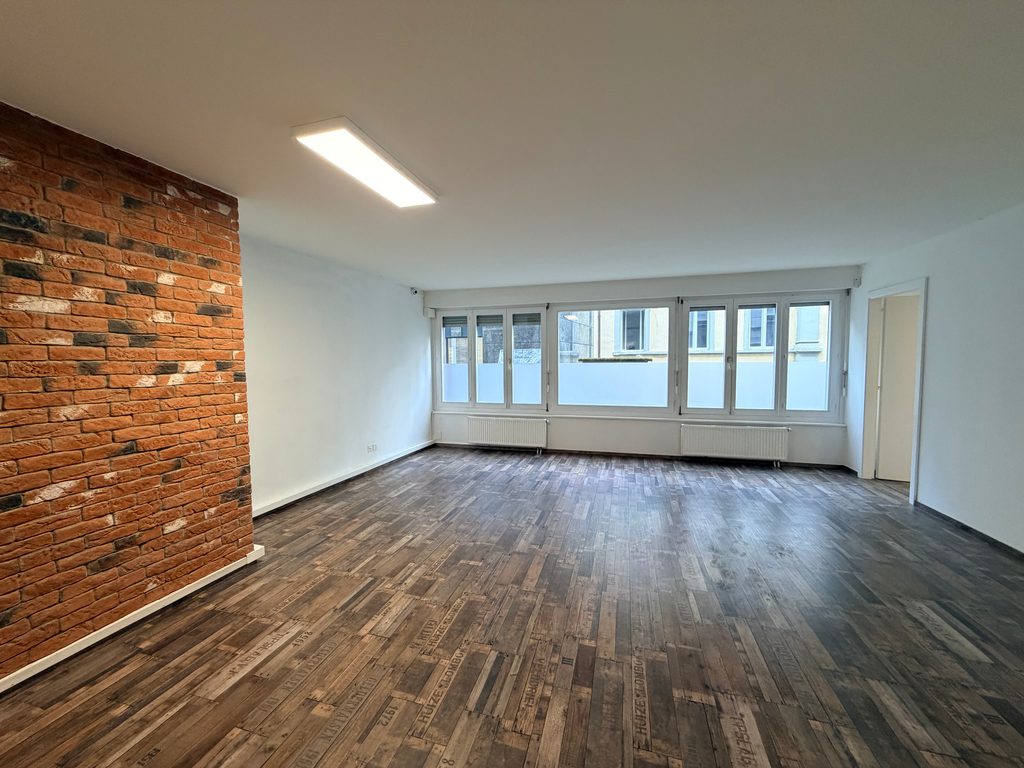 Surface d&rsquo;env. 100 m2 au coeur de Montreux – Alpes 29