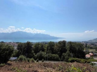 terrain-constructible-avec-vue-lac-panoramique-1
