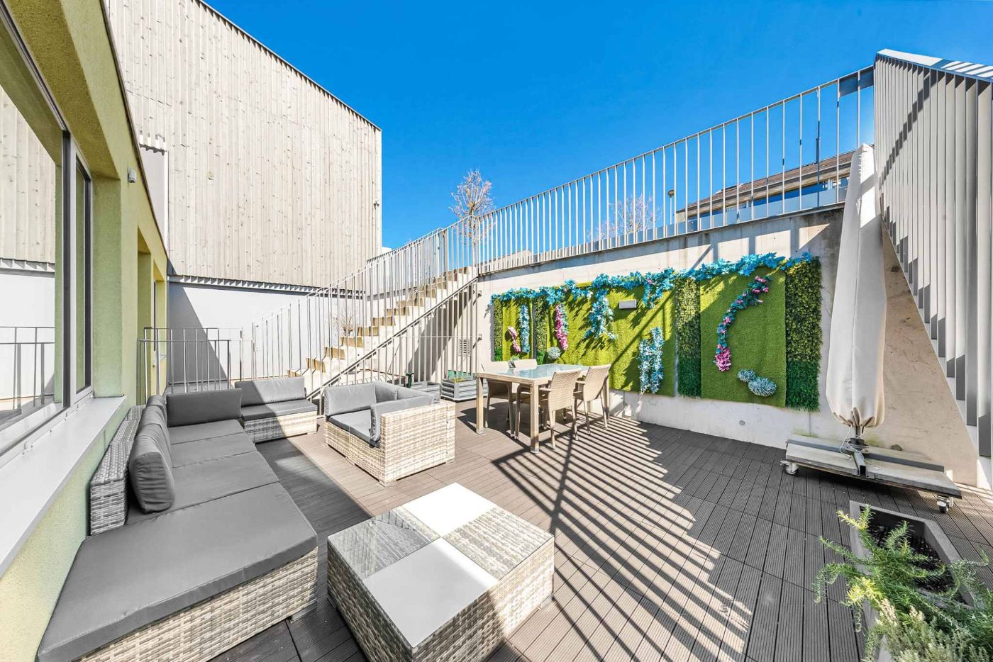 Townhouse moderne avec patio & terrasse – Vue panoramique sur le lac