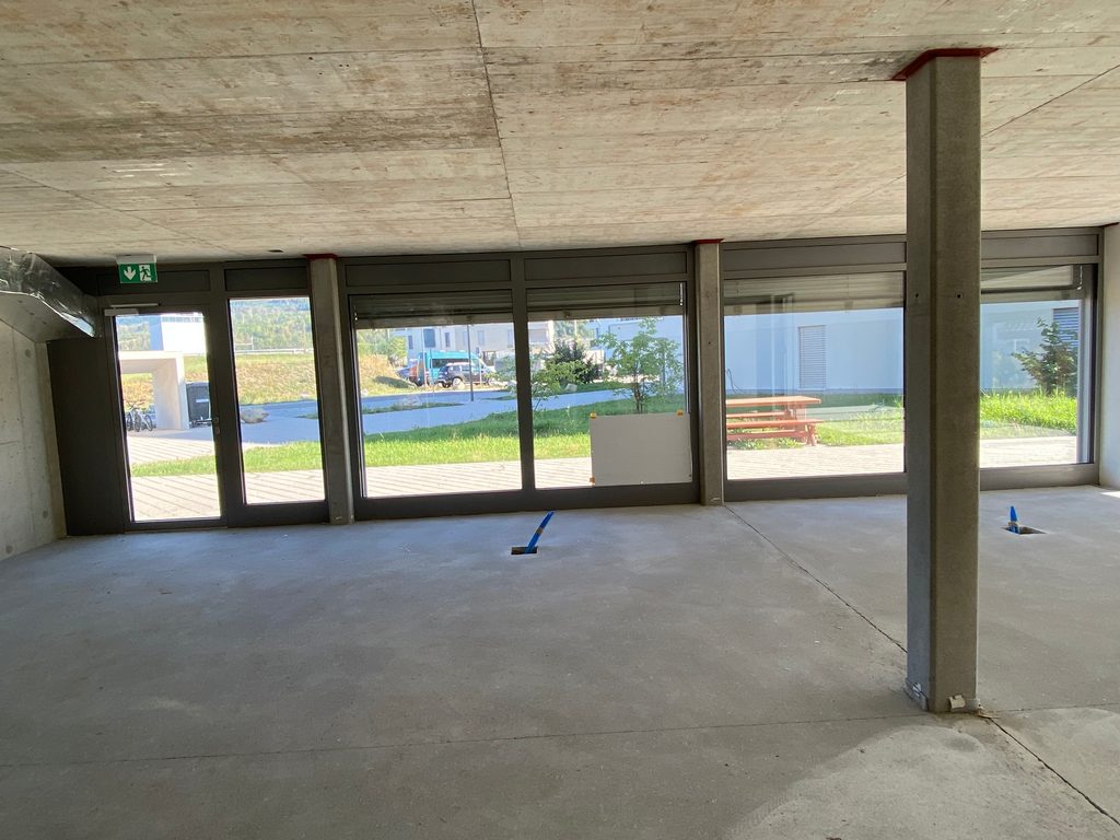 Vallorbe – le Day – Local commercial de plain-pied avec vitrines