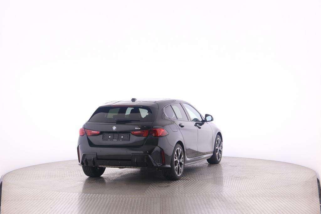 BMW 123 xDrive – voiture neuve à vendre à Crissier