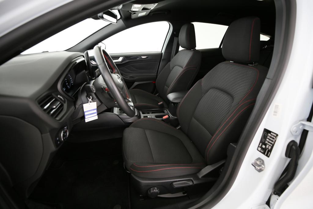 Ford Focus 1.0i EcoB Hybrid 155 ST-Line – voiture d&rsquo;occasion à vendre à Crissier
