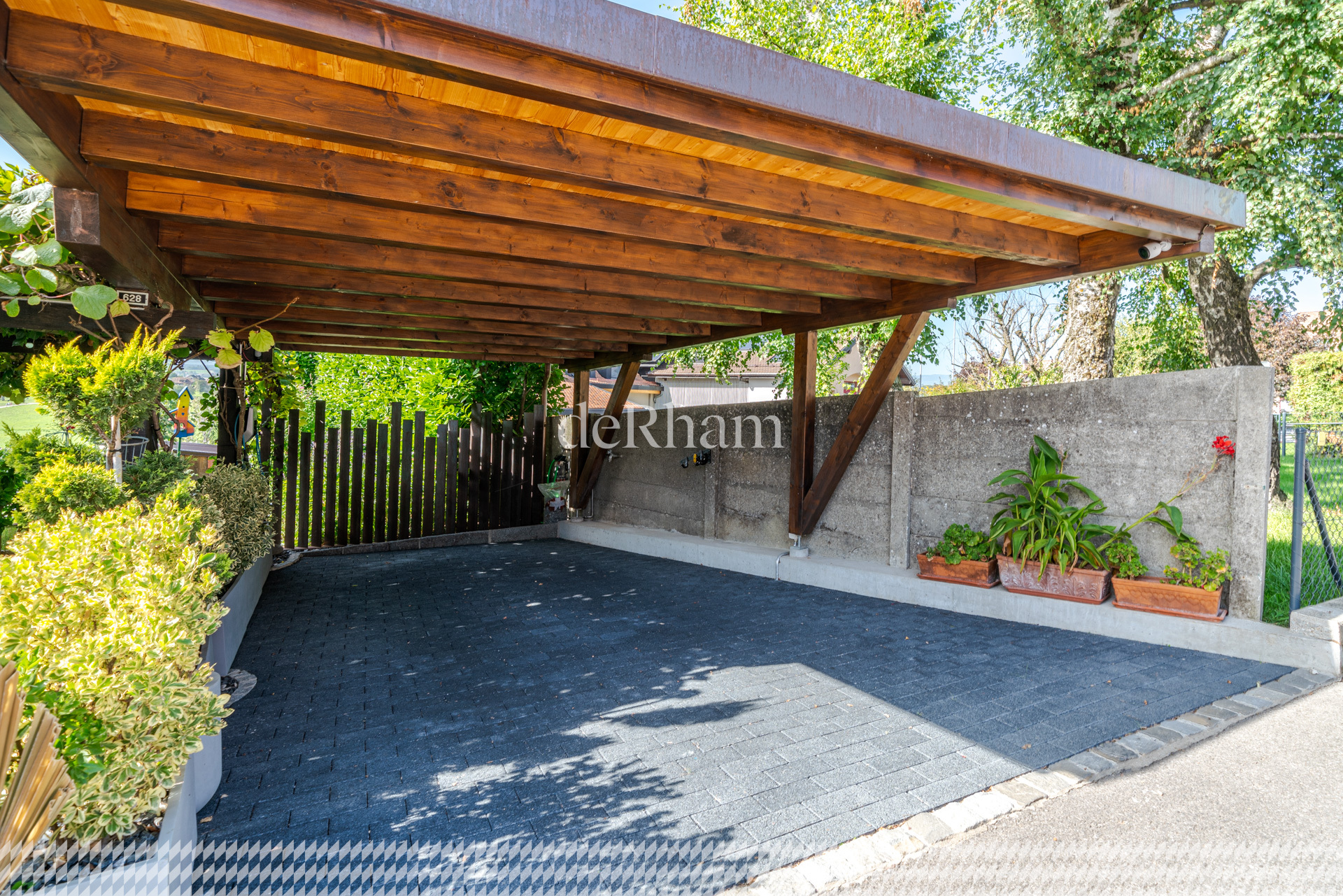 Magnifique maison villageoise au cœur de Mex avec jardin