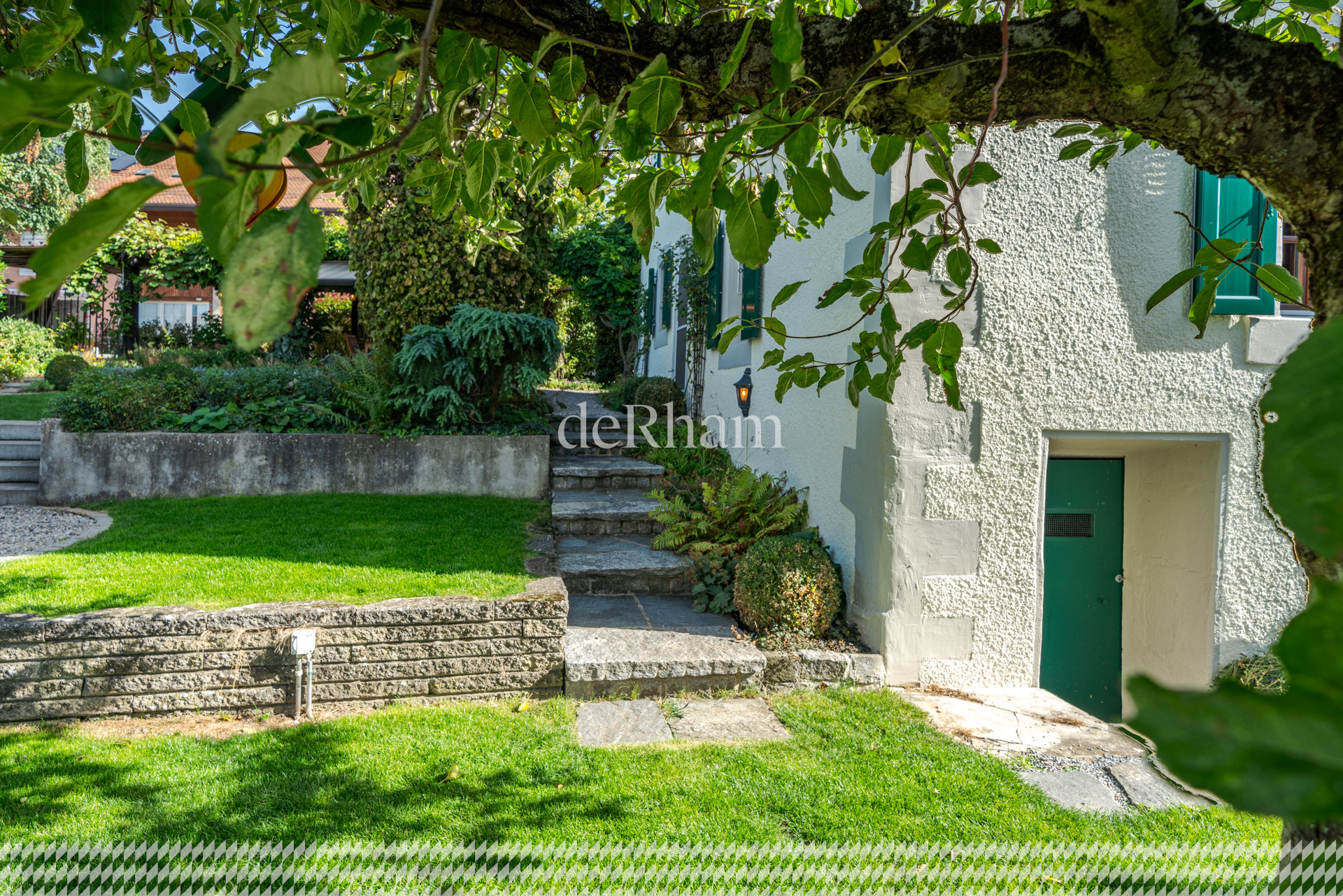 Magnifique maison villageoise au cœur de Mex avec jardin
