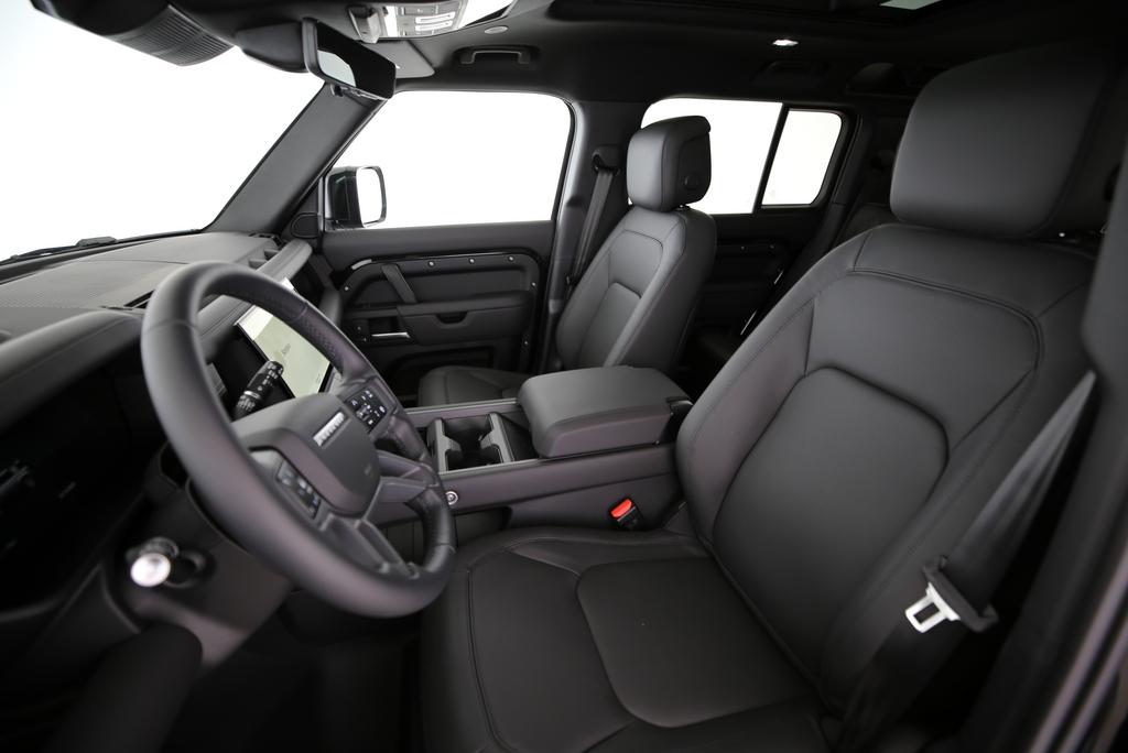 Land Rover Defender 110 3.0 D I6 – voiture neuve à vendre à Crissier