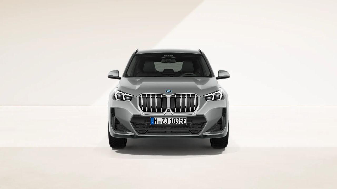 BMW X1 xDrive30e neuve – Spacesilber métallisé