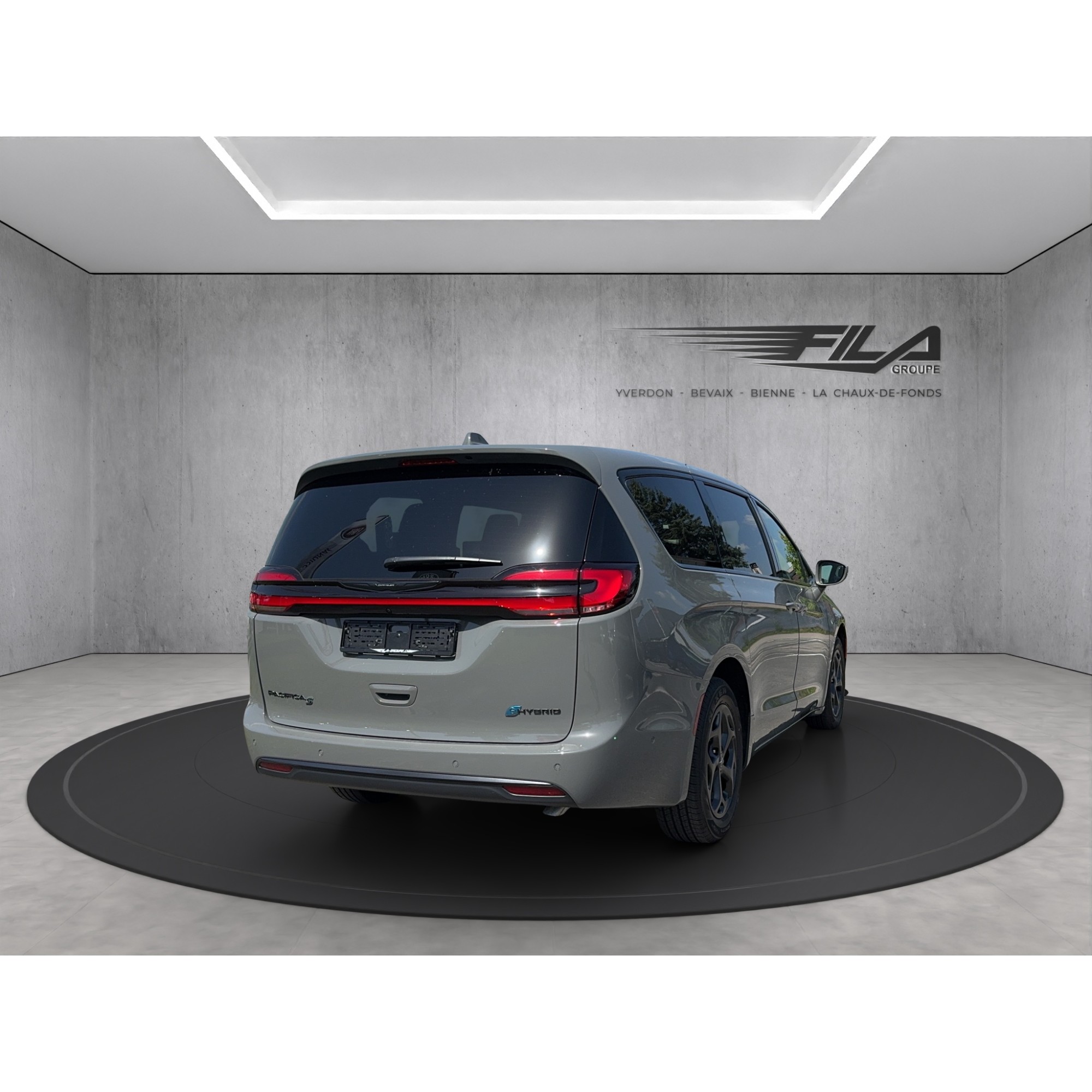 Chrysler PACIFICA Hybrid Limited S Appearance 3.
