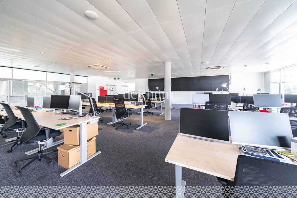Bureaux modernes d&rsquo;env. 1120 m2 aux portes de la gare CFF