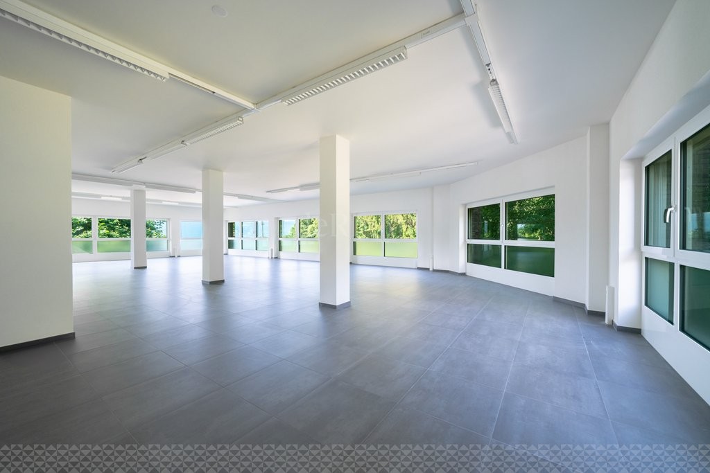 Surface de bureau de 178m2 divisible à Saint-Légier – 3 loyers offerts