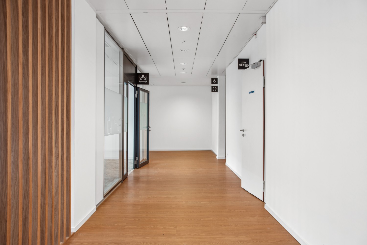 Bureaux à louer de 64 à 385 m² au cur de Terre Bonne