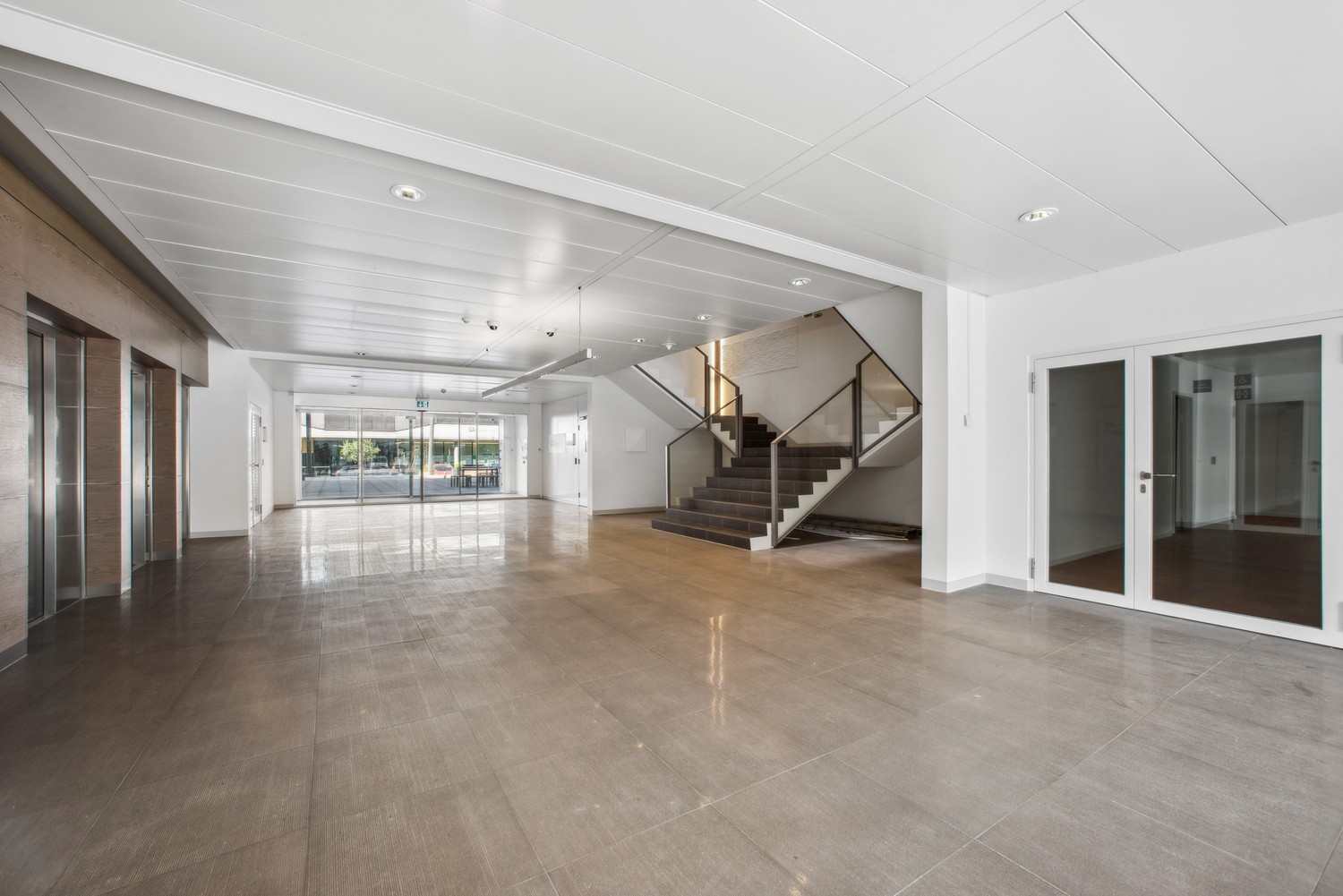 Bureau de 181 m² à louer à Terre Bonne