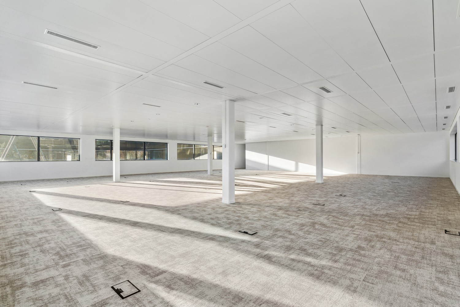 Bureau de 385 m² à louer à Terre Bonne