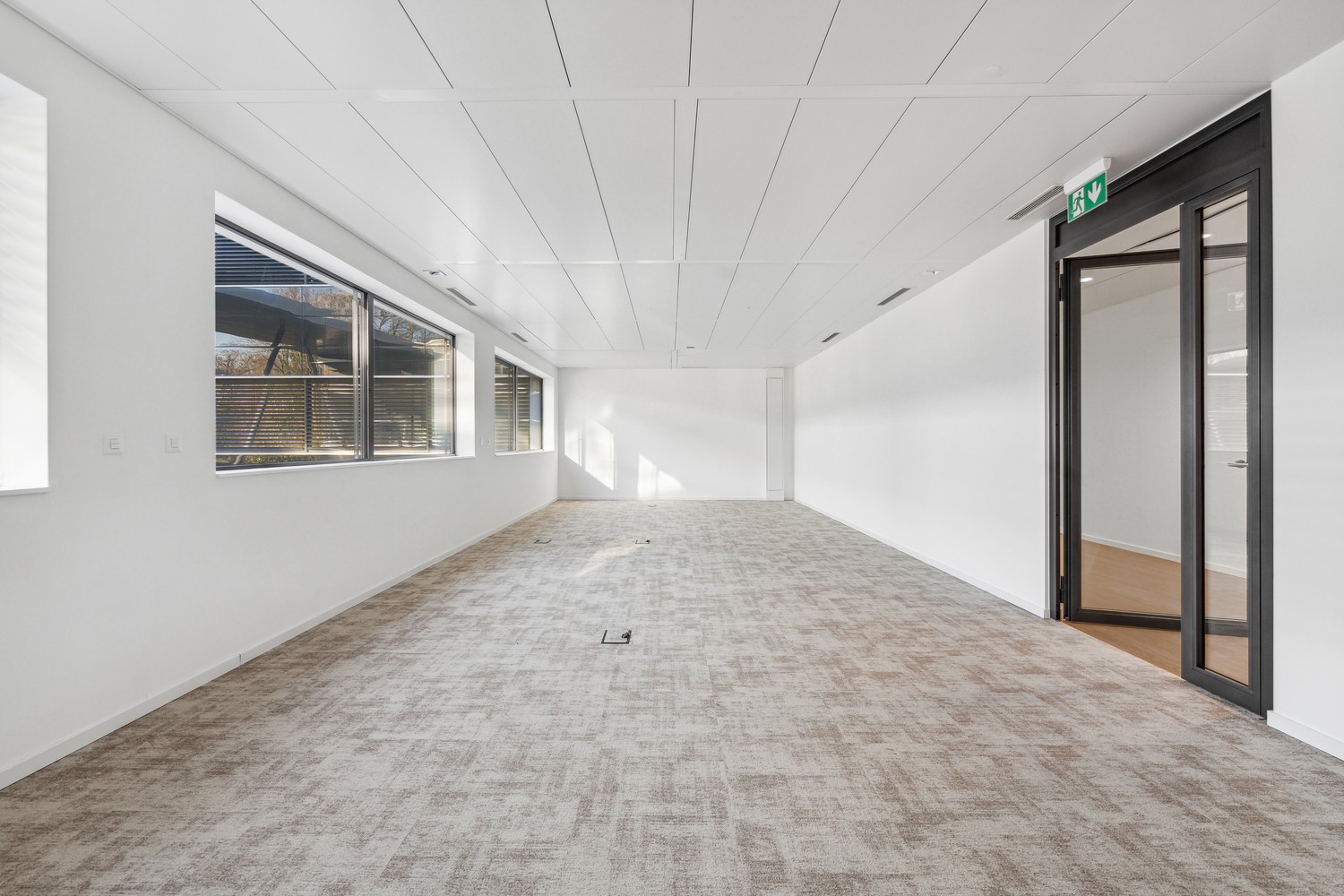 Bureau de 385 m² à louer à Terre Bonne