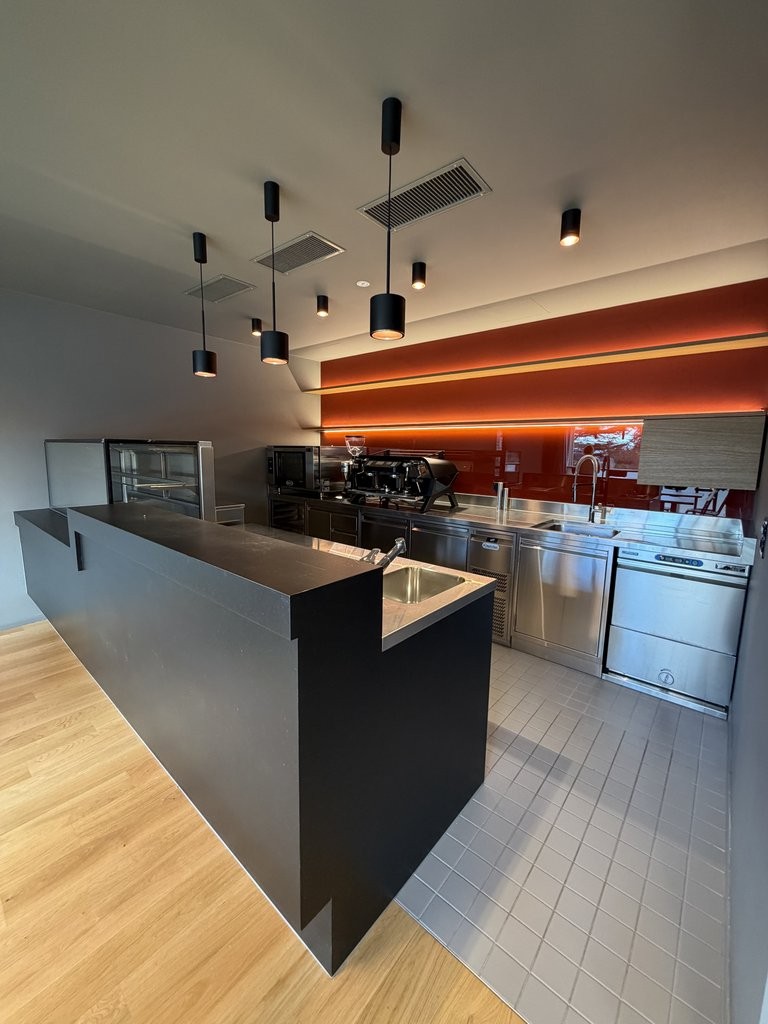 Vous rêvez d&rsquo;ouvrir un café ? Surface à louer de 84.10 m2
