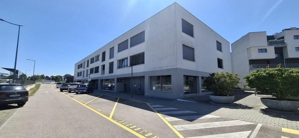 Spacieuse surface commerciale de plain pied de 127m2