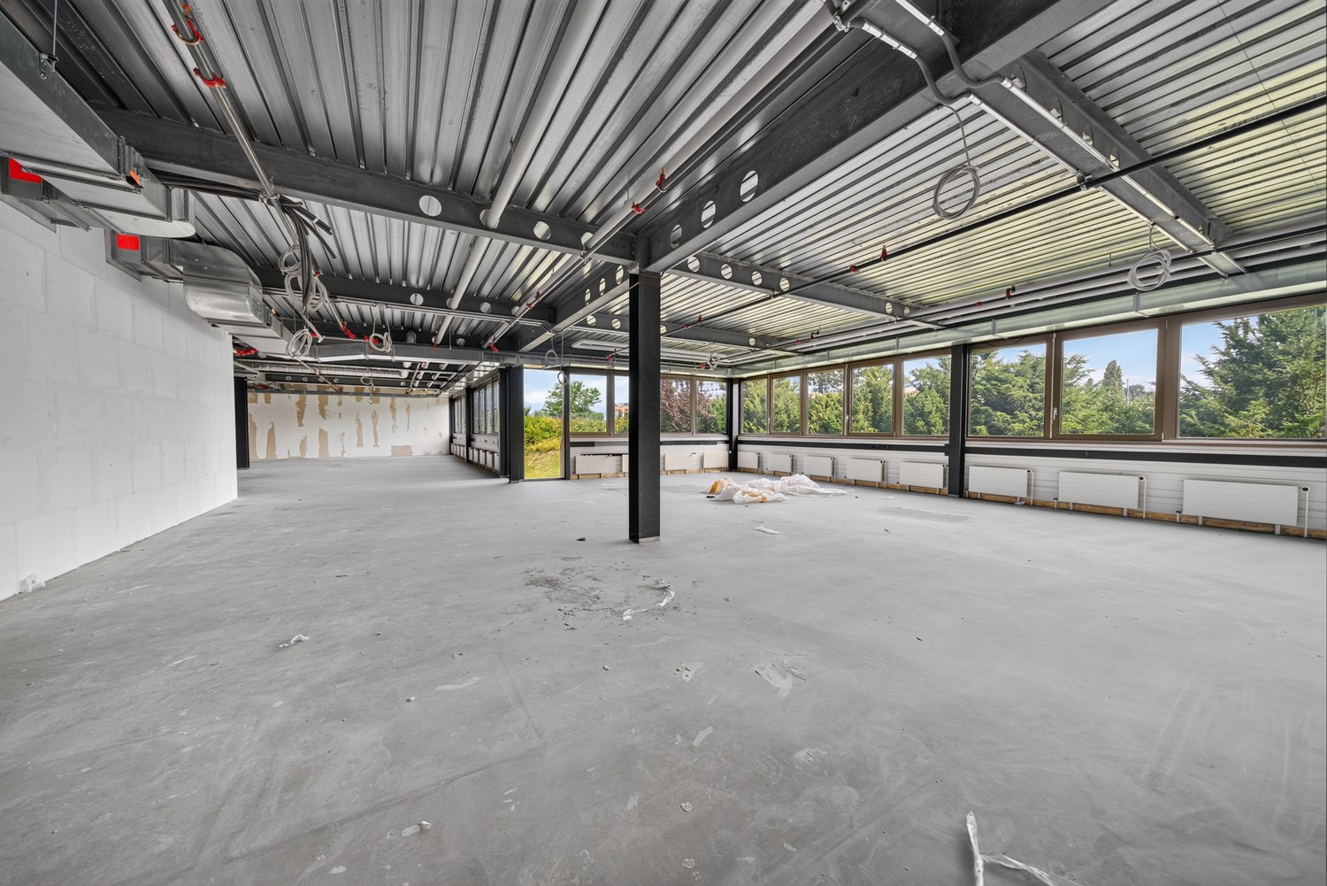 Bureaux rénovés de 271m2 à louer à Saint-Sulpice
