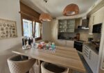 Bel appartement avec de beaux volumes.