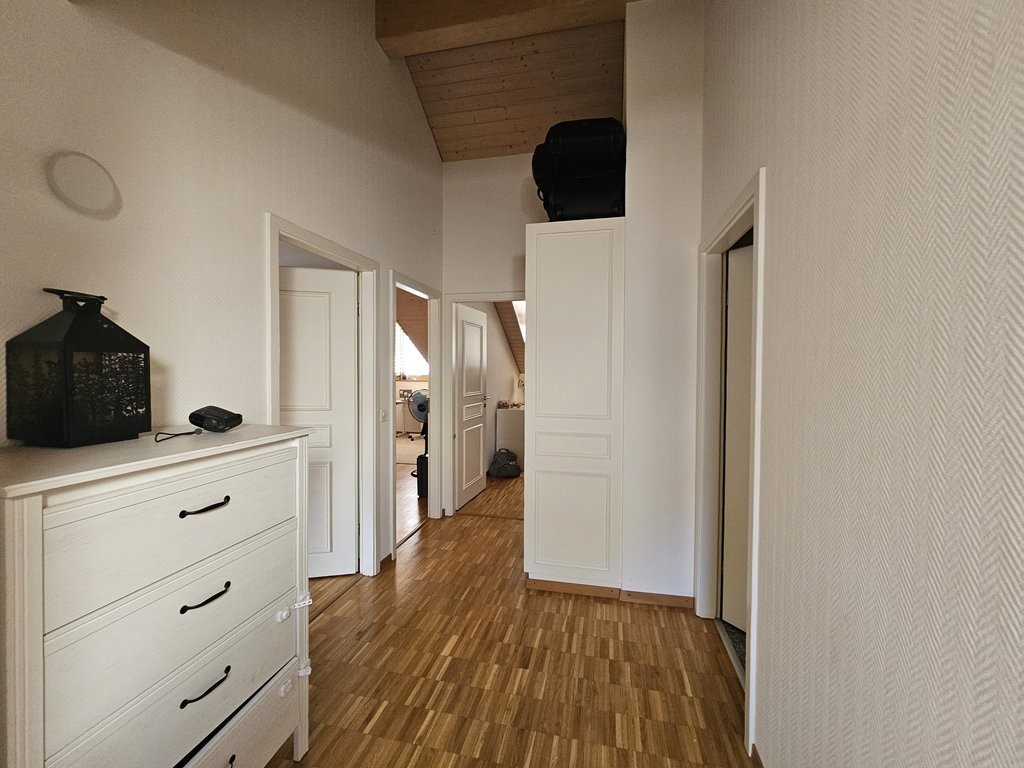 Bel appartement avec de beaux volumes.