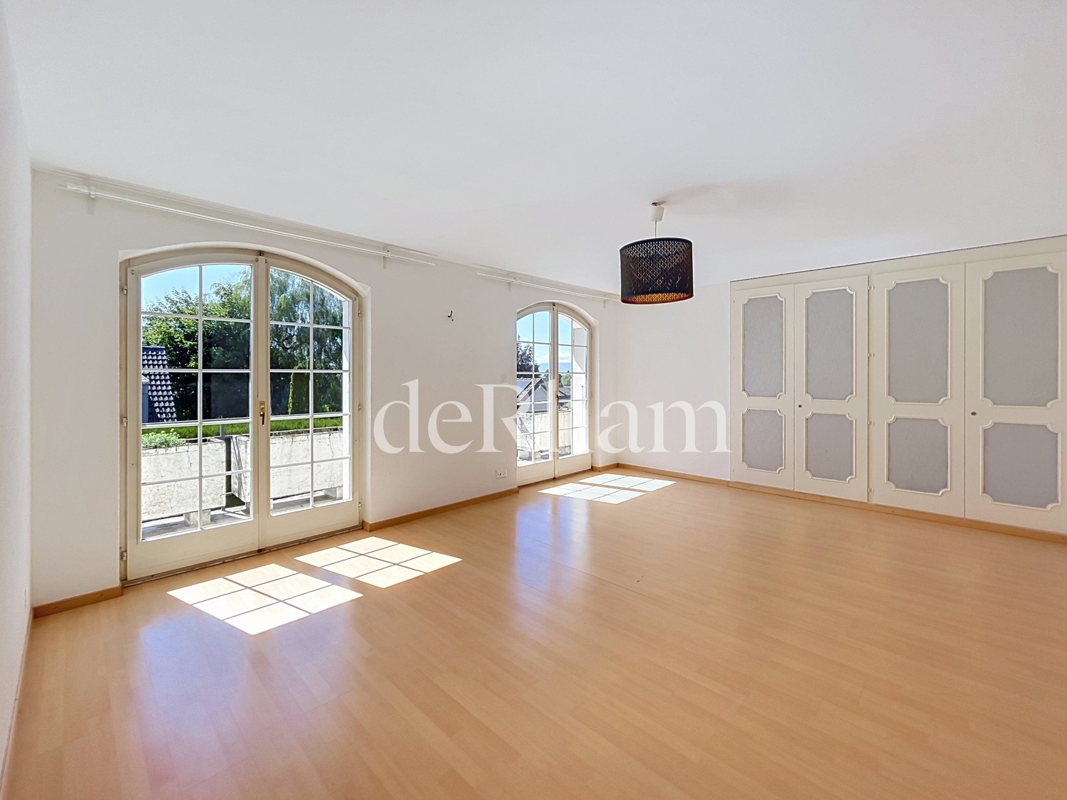 Bel appartement en duplex de 7 pièces avec jardin privatif!