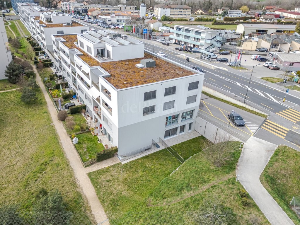 Belle surface au rez de chaussée avec terrasse privative