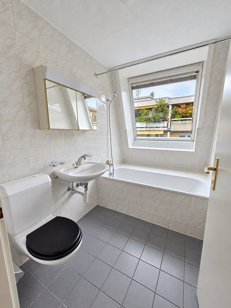 Appartement de 3.5 pièces au 5ème étage avec poste de conciergerie