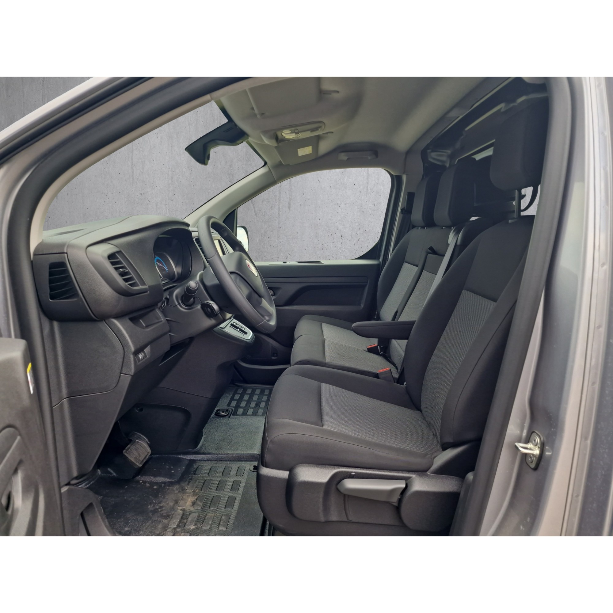 Fiat E-Scudo fourg. L2 75 kWh Swiss Edition