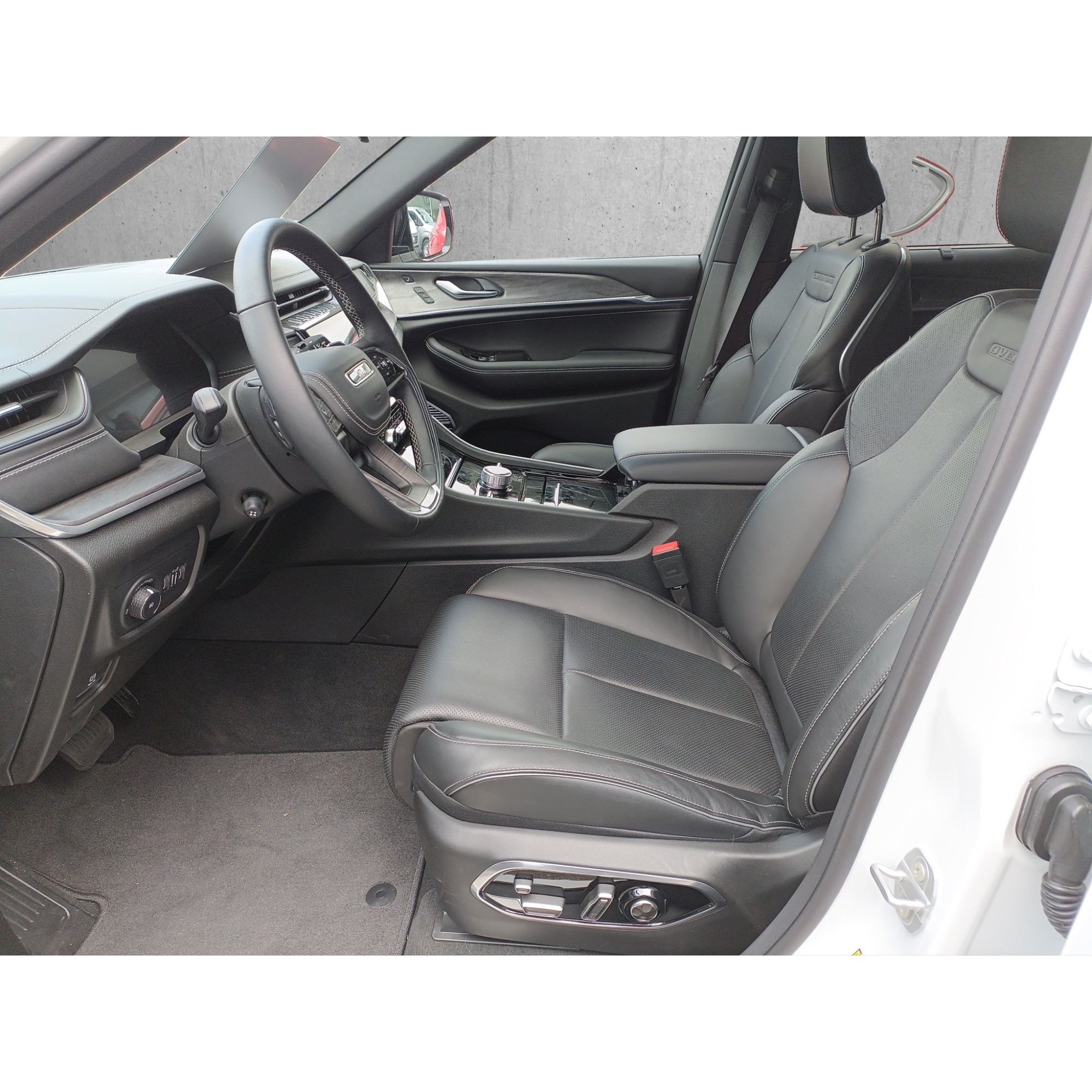 Jeep GRAND CHEROKEE 5.7 364cv V8 Overlan
